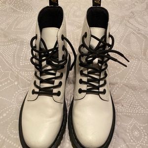White dr.martins